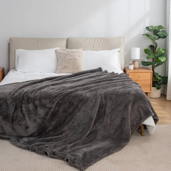 Extra-Fluffy Blanket | Blankets | Berkshire Blanket King / Shadow