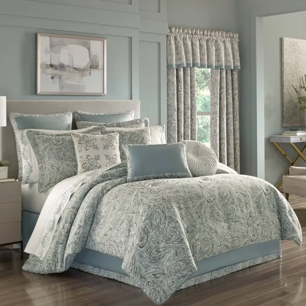 Wyn Spa 4 Piece Comforter Set Charlton Home Size: Queen Comforter + 2 Standard Shams