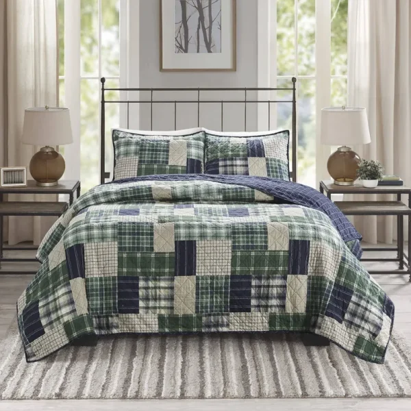 Madison Park - Timber 3 Piece Reversible Printed Quilt Set - Full/Queen - Green / Navy