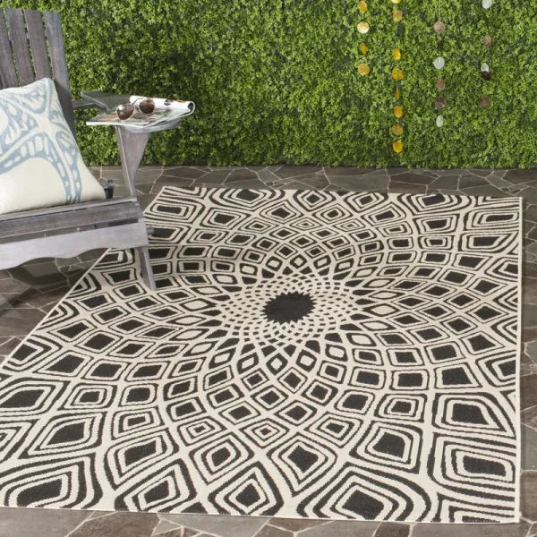 Safavieh Outdoor CY6616-25621 Courtyard Black / Beige Rug - 6' 7" x 9' 6"