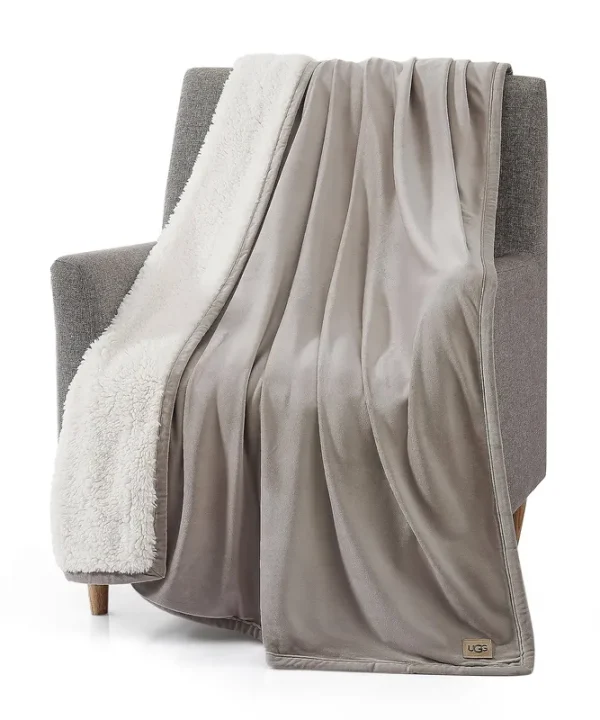 Ugg Bliss Sherpa Throw - Oyster