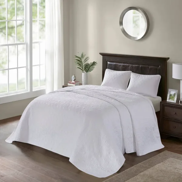 Madison Park Quebec Bedspread Set Queen White
