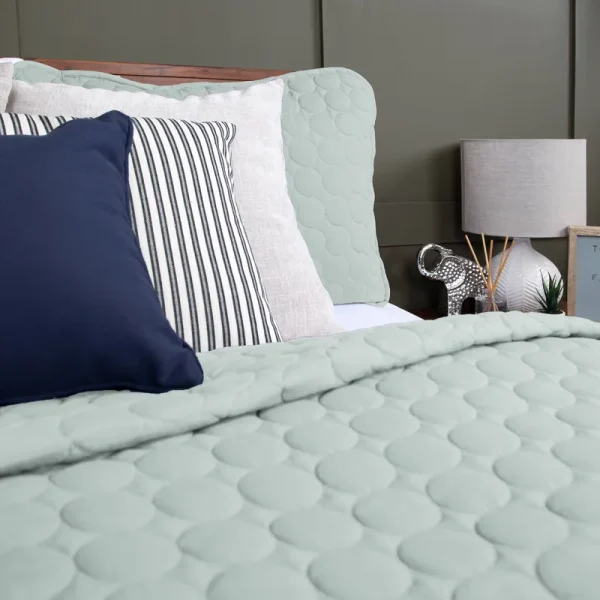 Southshore Fine Linens Ultra-Soft Lightweight Embroidered 3-Piece Quilt Set, Full/Queen - Light Green