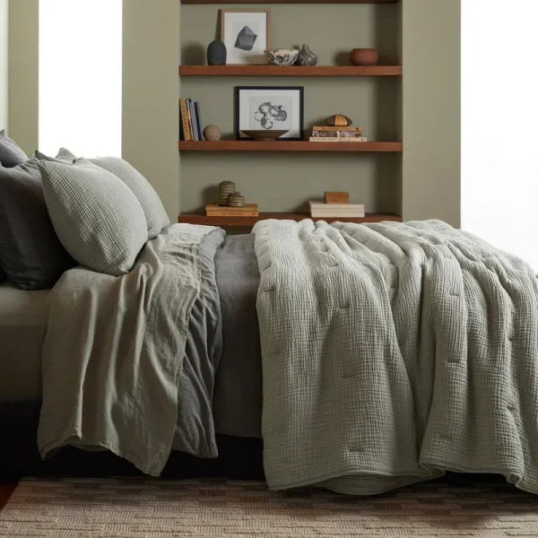 Full/Queen Organic Cotton Quilt in Moss | Made in Turkey | Parachute