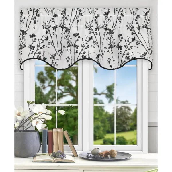 Meadow Lined Scallop Valance, Chrome, 50" W x 15" L