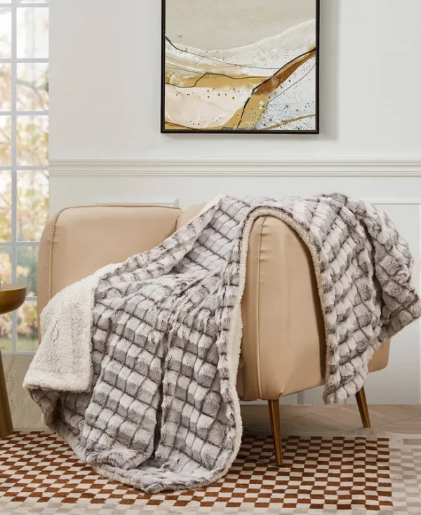 Elle Micromink Sherpa Reversible Throw: Brown