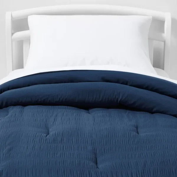 Toddler Seersucker Kids' Comforter Navy - Pillowfort