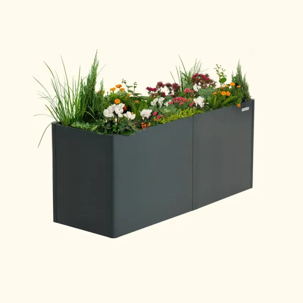 Modern 32" Tall Metal Outdoor Long Planter Box Vego Garden Size: 32" H x 83" W x 27" D