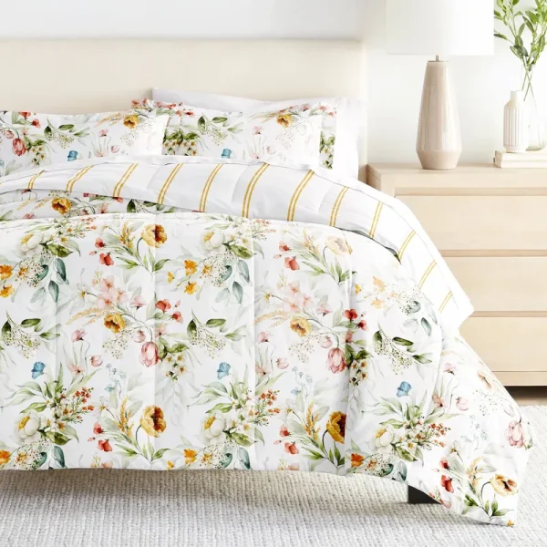 Chintz Floral Reversible Down-Alternative Comforter Set King/Cal King / Clay / Chintz-Floral