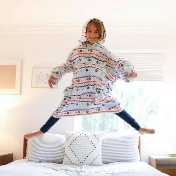 Catalonia Oversized Blanket Hoodie Sweatshirt for Kids, Wearable Fleece Pullover with Large Front Pocket, Teen Boys Girls Gift