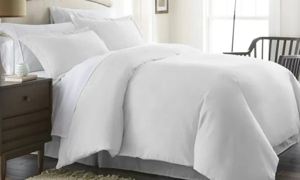 Merit Linens Ultra-Soft 3-Piece Duvet Cover Set Queen/Full - White