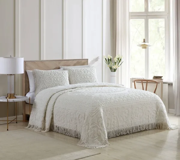 Medallion Chenille Bedspread Full, Ivory
