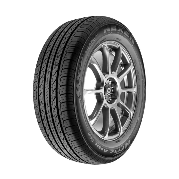 Nexen N'Priz AH8 All-Season 205/65R16 95H Passenger Tire