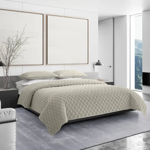 Vera Wang Diamond Velvet Quilt Set, King
