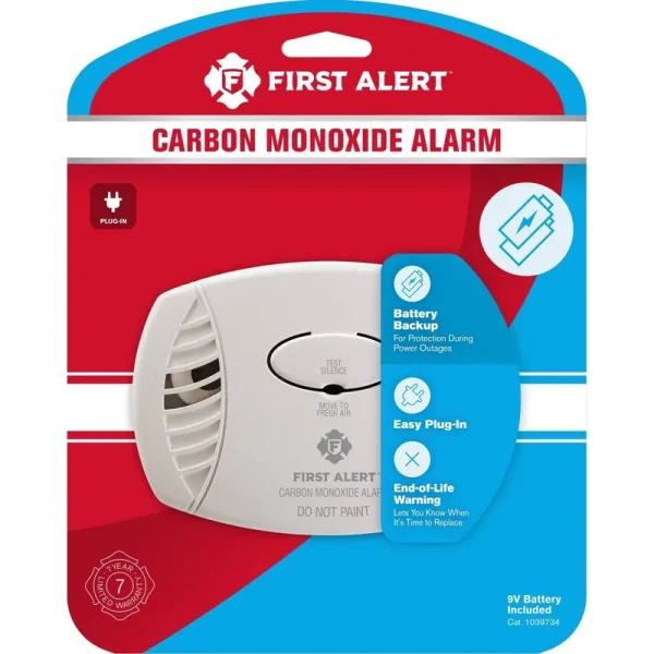 First Alert Co605 Plug-In Carbon Monoxide Detector with Battery Backup