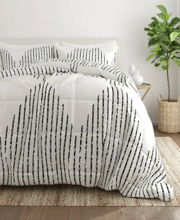 Home Collection Soft Diamond Stripe Down Alternative Comforter Set