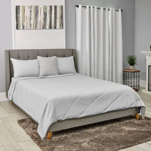 Sealy - Glacier Gray All-Season Reversible King Blanket