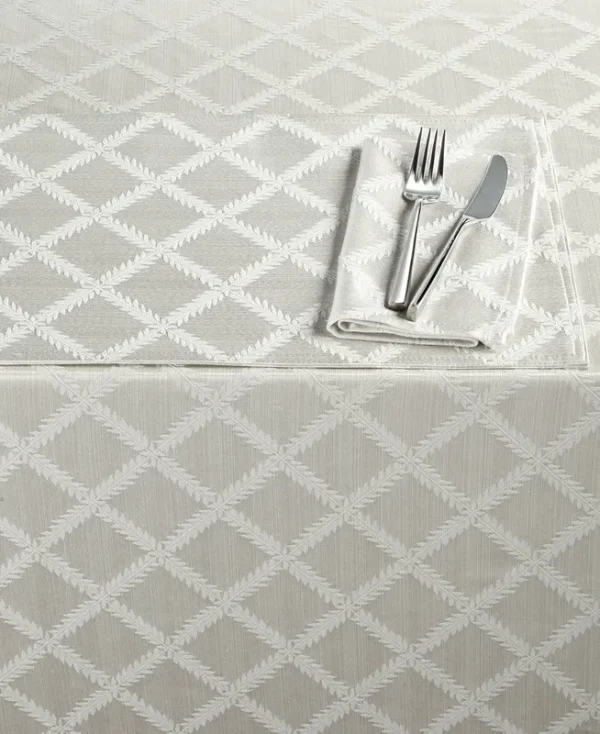Lenox Laurel Leaf 70"x144" Oblong Tablecloth, Platinum