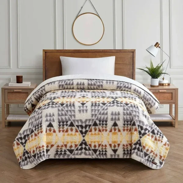 Pendleton Sherpa Fleece Blanket Twin, Arrow Point Gray