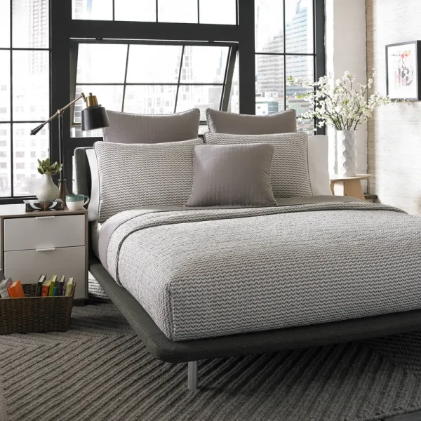 City Scene Leaves Mink Quilt Set, Twin