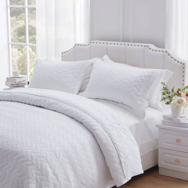 NexHome King Bedspreads King Quilt White Quilt Set with Pillow Shams Lightweight Bedspread Soft Microfiber Reversible Coverlet for All Season 3 Piece