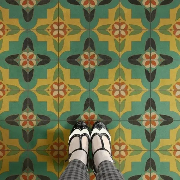 Spicher & Co Pattern 33 Ballyhoo - 60" x 60"